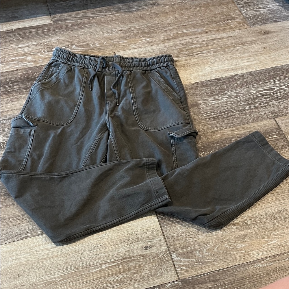 Athleta Women's Farallon Cargo Crop Cypress Green Joggers